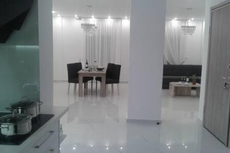 Despina'S Luxury Apt Downtown Heraklion Exteriör bild